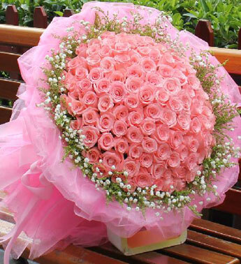 Bunch of 100 Pink Roses with fillers in nice pink wrapping paper. Always n forever