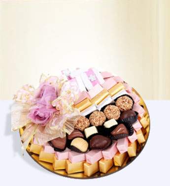 1 Kg Belgium Chocolate Tray Consist of Almond Praline, Hazelnut Praline, Pista Praline, Caramel, Coconut Cream, Broken Almond, Mix Nuts, Hazelnuts, Dark Cream 1 Kg Exotic Chocolate Round Tray